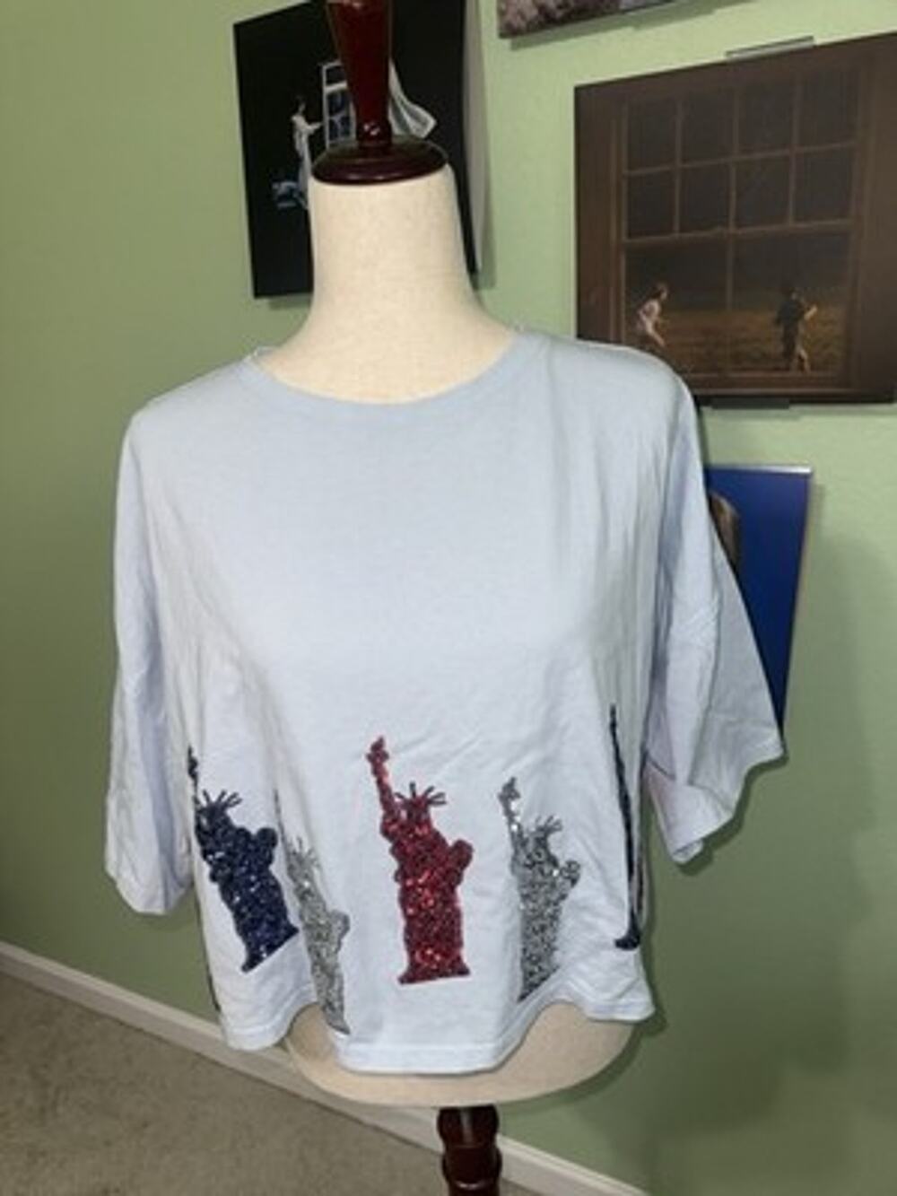 Boutique Womens Medium Sequin Statue of Liberty Boxy Crop T Shirt Patriotic